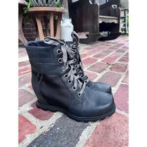Sorel Lexie Wedge Boot size 8.5